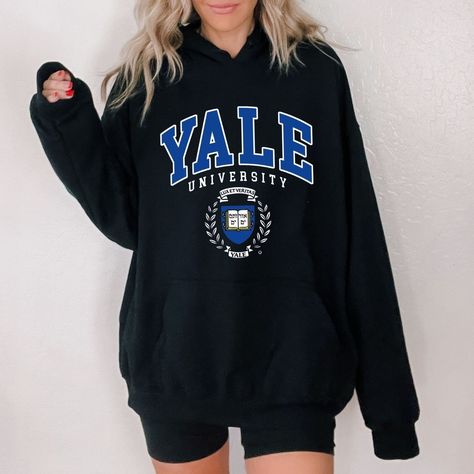 Yale Hoodie, Yale Sweatshirt, Sweetheart Outfit, University Hoodie, Campus Style, Outfit Hoodie, College Board, Hoodie Aesthetic, Dream College