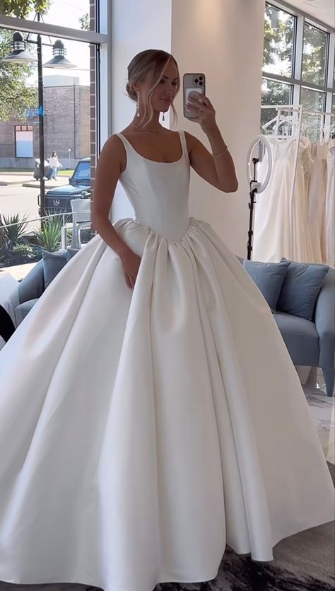 Ball Gown Silk Wedding Dress, Wedding Dresses Bustier, Satin Wedding Gown Ballgown, Simple Big Wedding Dress, Duchess Wedding Dress, Classic Ballgown Wedding Dress Simple, Feminine Classic Wedding Dress, Wedding Gowns With Bows, Classic Feminine Wedding Dress