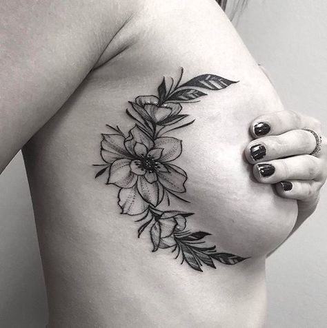 Side Breast Tattoo, Tats Between Breast, Abdomen Tattoo, Matching Bff Tattoos, Basic Tattoos, Tattoos To Cover Scars, Wicked Tattoos, Artist Tattoo, Sweet Tattoos