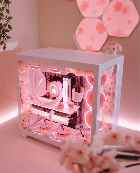 Pink Computer Accessories, Gaming Pc Decoration, Pink Gaming Computer, Kawaii Pc Setup Pink, Cool Gaming Pcs, Sakura Pc Setup, Pretty Pc Build, Pink Xbox Setup, Pastel Pink Gaming Setup