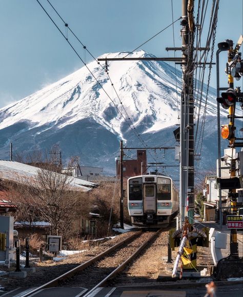 Mt Fuji Japan, Beauty Of Japan, Japan Railway, Fuji Japan, Wish Board, Pokemon Regions, Yamanashi, Speed Painting, Go To Japan