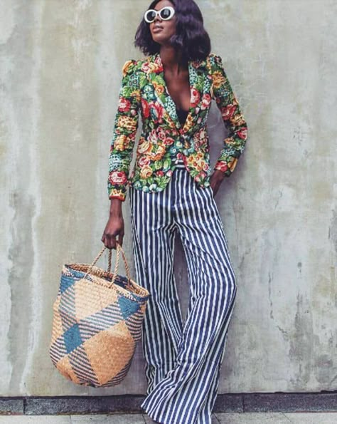 Cool Summer Outfits, Smart Outfit, Stripe Outfits, Floral Blazer, Cooler Look, Instagram Outfits, Mixing Prints, Looks Style, Mode Inspiration