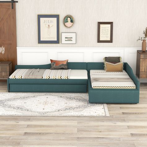 This elegant daybed with casters is crafted from high-quality linen, making it a perfect fit for any home decor. With its timeless design, it combines style and comfort, providing a cozy seating or sleeping space. Platform Daybed, Twin Size Daybed, Trundle Mattress, Twin Daybed With Trundle, Bed In Corner, Under Bed Drawers, Wood Daybed, Upholstered Daybed, Daybed With Trundle