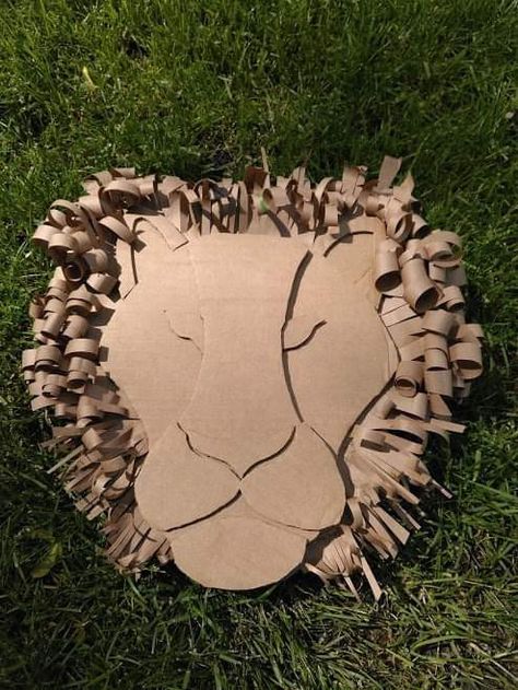 Lion King Diy Crafts, Jumanji Animals, Cardboard Jungle Animals, Cardboard Lion Head, African Safari Decorations, Lion Cardboard, Diy Safari Decorations, Giraffe Graphic, Jungle Crafts