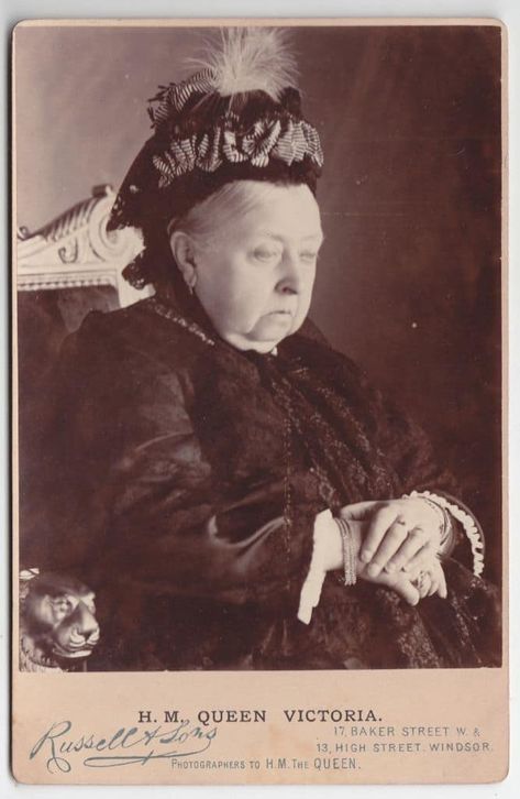 Historical Royalty, Osborne House, Queen Victoria Family, Queen Victoria Prince Albert, Victoria Prince, Royal Photography, Victoria Reign, Queen V, Queen Vic