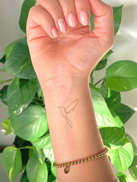 Feminine Tattoo Sleeve, Coastal Tattoos, Cover Ups Tattoo, Small Hummingbird Tattoo, Little Bird Tattoos, Tattoo Sleeve Ideas, Vogel Tattoo, Rib Tattoos For Women, Perfect Tattoo