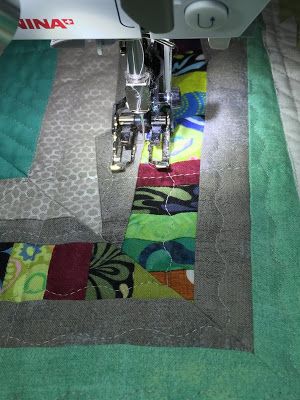 She Quilts It: Serpintine Quilting Stitch Serpentine Stitch Quilting, Quilt As You Go, The Factory, Quilt Stitching, Quilting Tips, Straight Stitch, Picture Show, To Look, Quilting