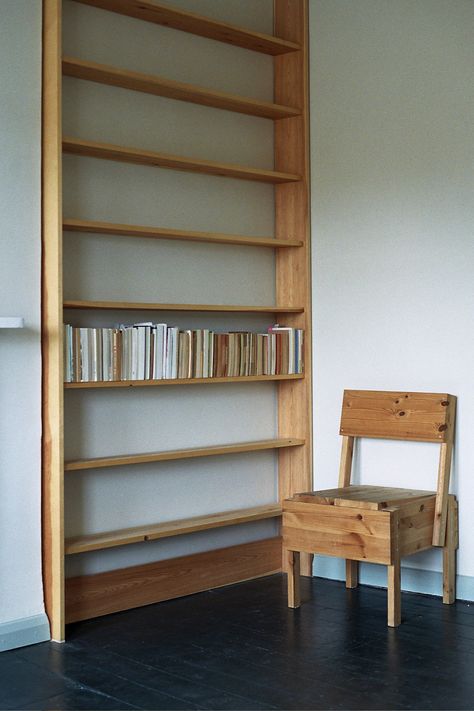 1934 interior design London, pine bookshelves and Enzo Mari chair Small Flat Inspiration, Pine Shelves, Enzo Mari, Interior Design London, Building Furniture, Plywood Furniture, One Bedroom Apartment, Apartment Inspiration, Book Shelf