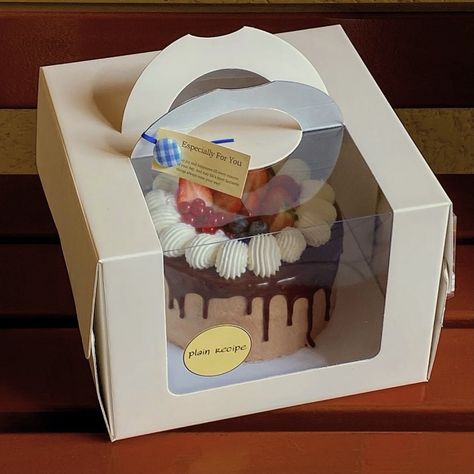 Cake In A Box Aesthetic, Cake Packaging Design, Cake Box Design, Cake Box Packaging, Small Cake Boxes, Cake Boxes Packaging, Desserts Aesthetic, Bakery Packaging Design, Dessert Packaging