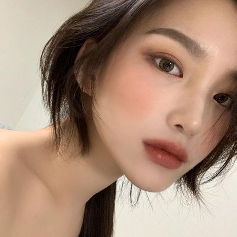 Maquillage On Fleek, Asian Makeup Looks, Korean Makeup Look, Korean Eye Makeup, Ulzzang Makeup, Brown Makeup, Braut Make-up, Halloween Makeup Easy, Asian Eye Makeup