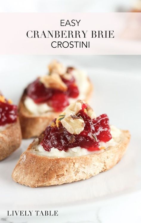 Christmas Vegetarian Appetizers, Cranberry Brie Crostini, Cranberry Crostini, Christmas Vegetarian, Holiday Appetizers Thanksgiving, Brie Crostini, Cranberry Appetizer, Brie Cranberry, Crostini Appetizers