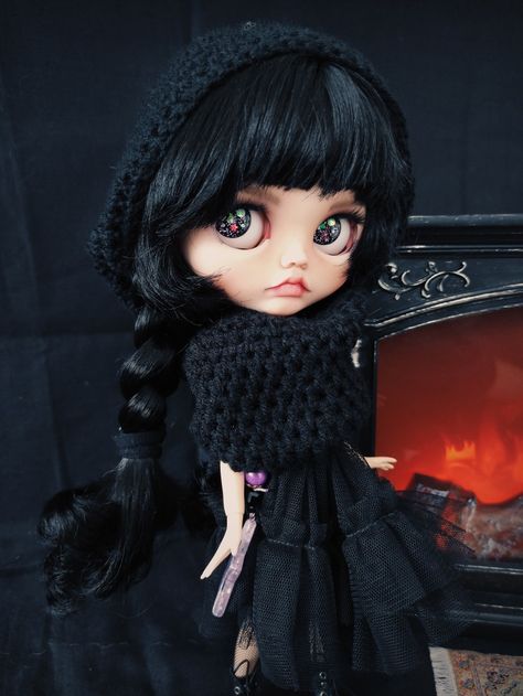 Wednesday Adams doll Custom Blythe Wednesday Blythe Doll, Wednesday Addams Doll Diy, Wednesday Doll, Wednesday Addams Doll, Wednesday Art, Wednesday Adams, Emily The Strange, Pullip Dolls, Blythe Custom