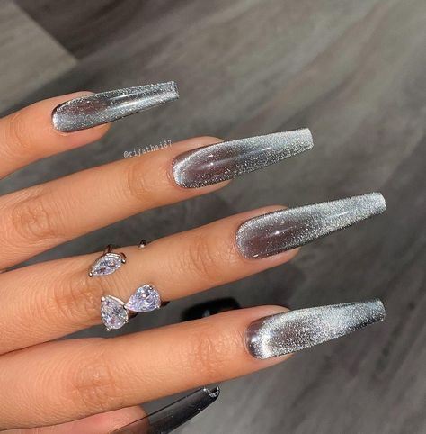 Nails And Rings, Glass Nails, Cat Eye Nails, Silver Nails, Collage Wall, Fire Nails, Funky Nails, Pretty Acrylic Nails, Chic Nails