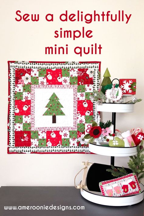 Beginner Quilt Patterns Free, Quilted Wall Hangings Patterns, Quilt Free Pattern, Wall Quilt Patterns, Christmas Quilt Blocks, Table Topper Patterns, Quilt Christmas, Mini Quilt Patterns, Beautiful Wall Hanging