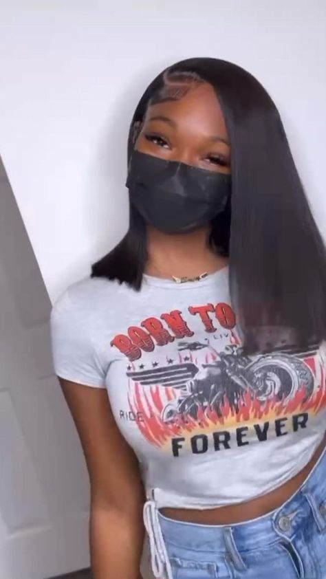 Quick Weave Bob Side Part, Long Bob Weave, Bob Side Part, Side Part Quick Weave, Sew In Bob Hairstyles, Weave Bob, Textured Lob, Quick Weave Bob, Bob Weave