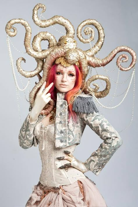 Bubbles and Frown Octopus Hat, Mermaid Parade, Steampunk Octopus, Diy Kostüm, Photographie Portrait Inspiration, Fantasy Costumes, Costume Makeup, Steampunk Fashion, Costume Design