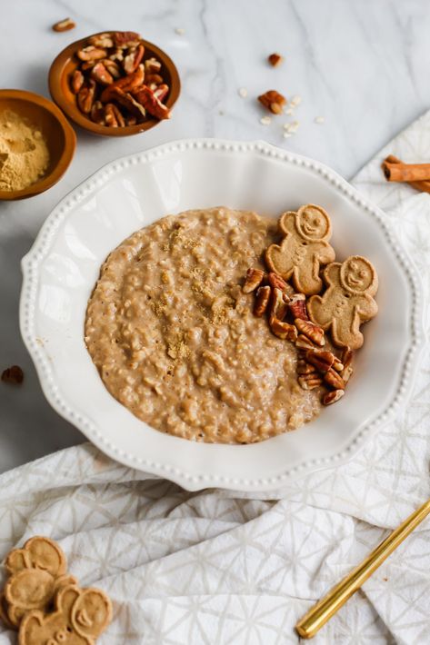 Gingerbread Oatmeal, Autumn Breakfast, Winter Breakfast, Baking Lessons, Easy Oatmeal, Fall Breakfast, Holiday Breakfast, Bowl Recipes, Healthy Snacks Easy