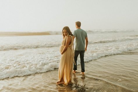 Lisa Beach, Couple Maternity Photos, Pregnancy Photoshoot Beach, Maternity Shoot Beach, Sunset Maternity Photos, Beach Shooting, Maternity Photography Outfits, Beach Maternity Pictures, Asha Bailey