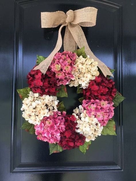 How to Make a Wreath with Hydrangeas Diy Wreaths Easy, Grace Monroe, Hydrangea Wreath Diy, Diy Floral Wreath, Diy Frühling, Easy Wreaths, Easter Wreath Diy, Easy Diy Wreaths, Diy Spring Wreath