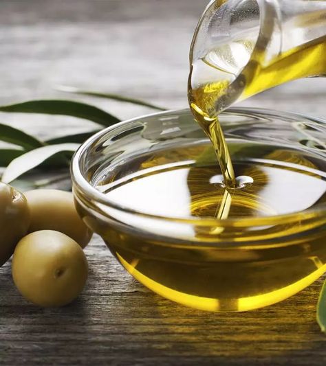 How To Use Olive Oil To Treat Dandruff Mayonnaise Hair Treatments, Jus Tomat, Jus Lemon, Creme Anti Age, Cooking Oils, Inflammatory Foods, Diet Vegetarian, Colon Cleanse, Cooking Oil