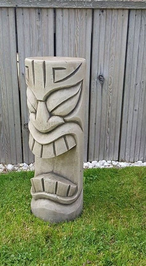 Tiki Pole, Totem Tiki, Cat Memorial Garden, Art Sculpture En Bois, Indian Totem, Easter Island Statues, Easter Island Heads, Tiki Head, Garden Totem