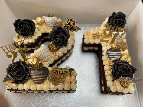 Number Cake Gold And Black, Black And Gold Number Cake, 21st Birthday Cake For Guys, 21st Bday Cake, 40th Birthday Cupcakes, 50th Birthday Cupcakes, 21st Birthday Cupcakes, Cake Mom, Guys 21st Birthday