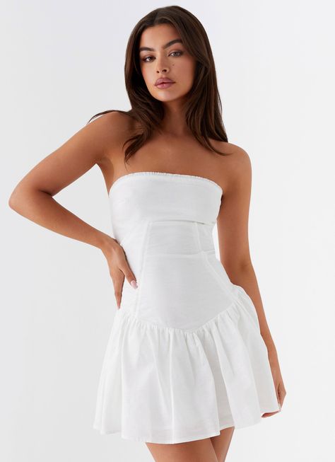 Larnie Linen Mini Dress - White White Summer Mini Dress, White Mini Dress Strapless, Grad Party Dress Summer, Formal Mini Dress Classy, White Casual Dress, Grad Dresses White, Classy Graduation Dress, White Mini Dresses, White Graduation Dress