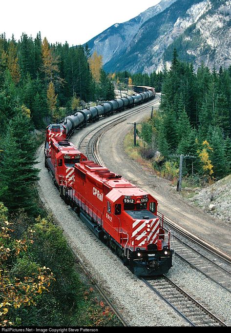 Vancouver Tourist Attractions, Canadian Pacific Railway, Scenic Train Rides, Scenic Railroads, Railroad Pictures, Railroad Photography, Railroad Photos, Old Trains, Train Photography