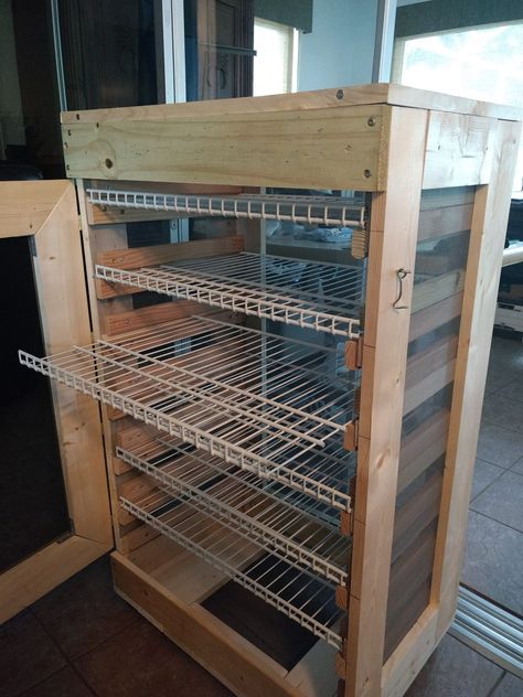 Diy Orchard Rack, Vegetable Drying Rack Diy, Vegetable Drying Rack, Soap Curing Rack Diy, Soap Curing Rack Ideas, Canning Room Storage, Diy Showcase Display, Soap Making Studio Ideas, Vegetable Rack Ideas