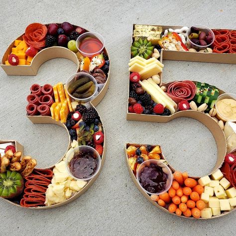 Number Food Platter, Wedding Shower Food, Healthy Birthday Cakes, Charcuterie Board Diy, Amazing Food Platters, Decorações Com Comidas, Charcuterie Inspiration, Appetizers Easy Finger Food, Party Food Platters