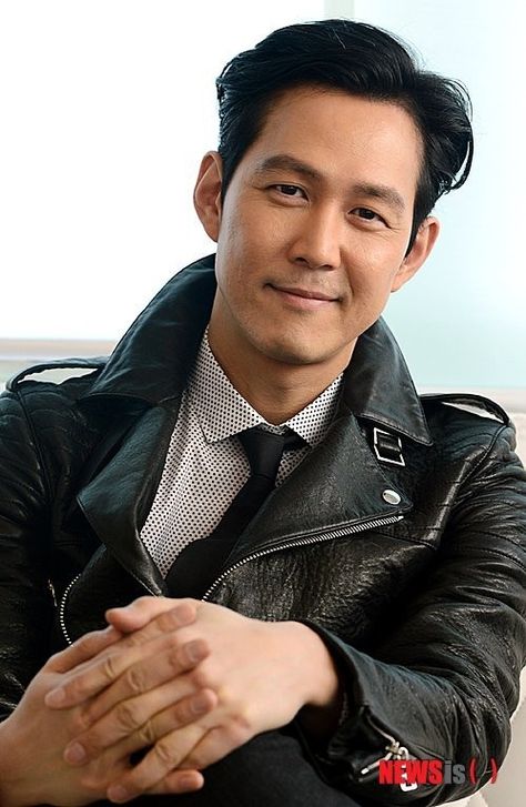 Lee Jung Jae, Amazon Prime Movies, Jae Lee, Prime Movies, Watch Korean Drama, Lee Jong, Event Photos, Photo Styling, Korean Men