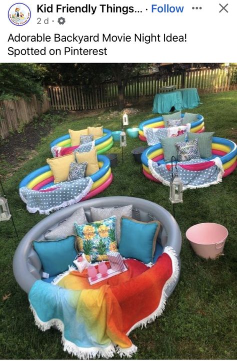 Movie Night Seating, Outdoor Therapy, Backyard Movie Night Party, Summer Movie Night, Pool Movie, Outdoor Movie Party, Outside Movie, Backyard Movie Party, Outdoor Movie Night