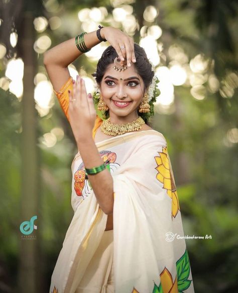 Onam Photography, Onam Photoshoot Ideas, Onam Photoshoot, Kerala Girl, Kerala Trip, Onam Saree, Photoshoot Backdrops, Random Clicks, Ad Photography