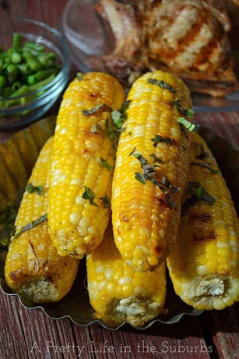 Basil Butter Roasted Corn on the Cob - A Pretty Life In The Suburbs Brown Sugar Rib Rub, Classic Spinach Dip Recipe, Roasted Corn On The Cob, Cream Puffs Easy, Basil Butter, Green Chili Enchiladas, Caprese Bites, Fresh Appetizers, Cajun Butter