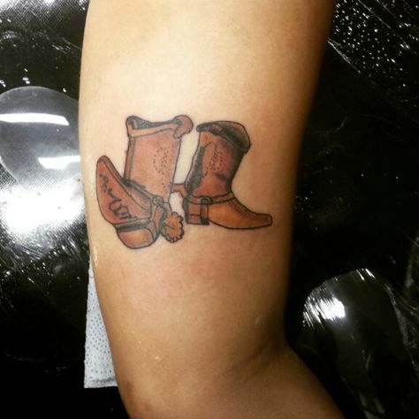 Woody Tattoo Ideas, Woody Tattoo Toy Story, Toy Story Tattoo Ideas, Woody Tattoo, Eddie Tattoo, Cute Disney Tattoos, Chris Tattoo, Toy Story Tattoo, Cowboy Hat Tattoo