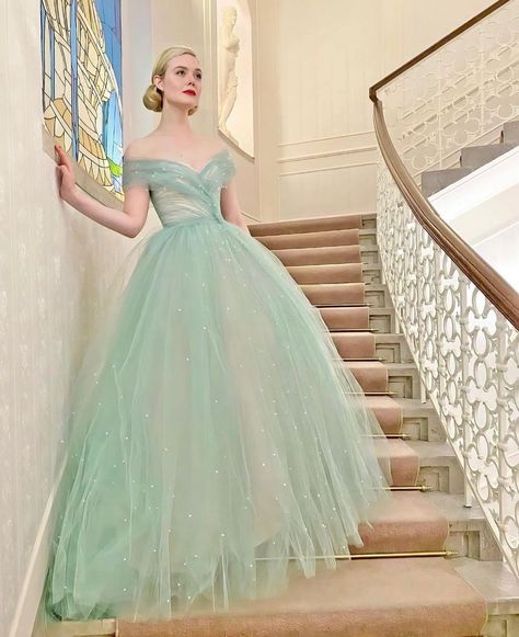 Debut Gowns, Isabelle Drummond, Elle Fanning Style, Luxurious Dresses, Darling Dress, Satin Gown, Elle Fanning, Red Carpet Looks, Playing Dress Up