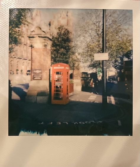 Poliroid retro London aesthetic red telephone booth uk england europe rock London 70s Aesthetic, British 90s Aesthetic, British Rock Aesthetic, Vintage British Aesthetic, England Moodboard, Tvd Journal, London Aesthetic Vintage, 1980’s Aesthetic, 80s England