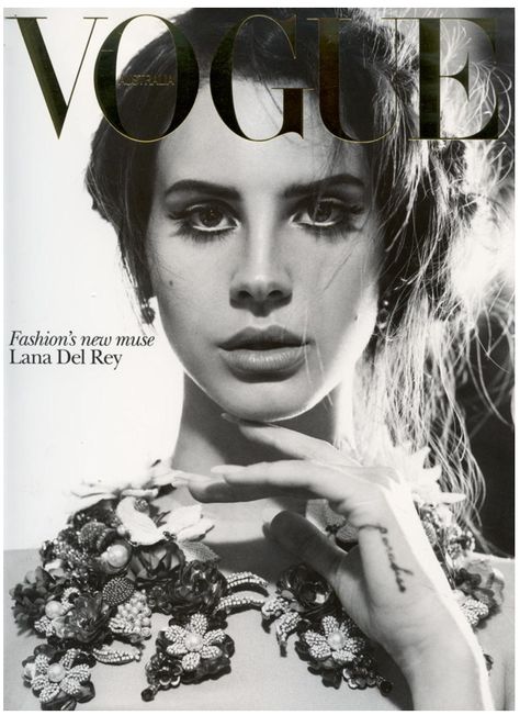 Vouge Lana Del Rey Fan, Vintage Vogue Covers, Vogue Magazine Covers, Fashion Magazine Cover, Fashion Cover, Vogue Covers, Vogue Australia, A Star Is Born, Black And White Posters