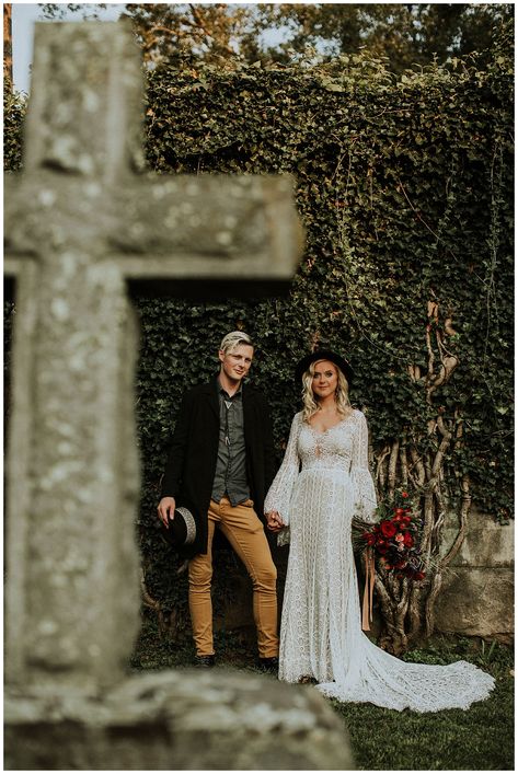 Salem Wedding Photos, Engagement Photos Cemetery, Cemetery Engagement Photoshoot, Cemetary Wedding Photos, Graveyard Engagement Photos, Cemetery Photoshoot Couples, Cemetery Wedding Photos, Cemetery Engagement Photos, Graveyard Wedding