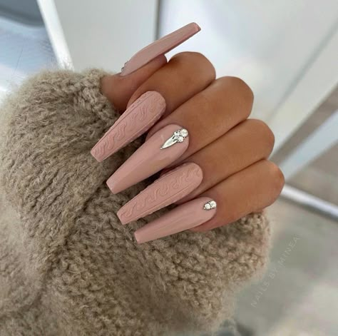 Nails With Sweater Design, Nude Nail Ideas, Fall Sweater Nails, Nails Burgundy, Acrylic Nails Nude, Winter Manicure, Nude Nail, Winter Nails Acrylic, Sweater Nails