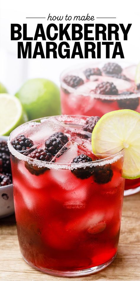 Refreshing, cooling and tangy homemade blackberry margarita recipe using fresh blackberries. The perfect summer drink! Margarita Simple, Spicy Blackberry Margarita, Blackberry Margarita Recipe, Margarita Cocktails, Tequila Agave, Blackberry Margarita, Easy Margarita, Tequila Drinks, Drink Drank Drunk