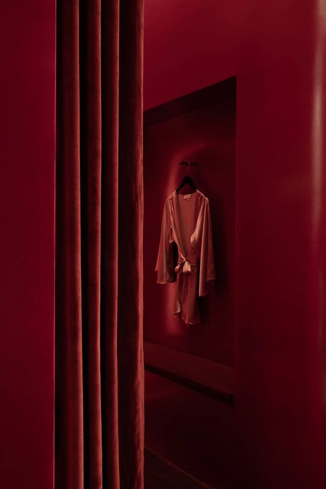 A lingerie store celebrates sensuality by combining eroticism and good taste - Domus Sensual Interior Design, Red Hotel Aesthetic, Red Hotel Room, Red Curtain Aesthetic, Dark Red Curtains, Red Bed Curtain, Red Closet, Cinema Design, City Gallery