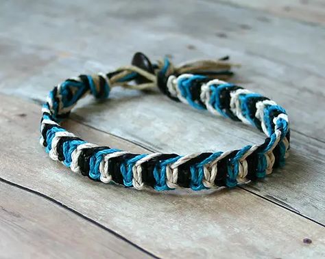 27+ Cool Designs for Hemp Bracelets | Guide Patterns Hemp Jewelry Patterns, Hemp Jewelry Diy, Hemp Bracelet Tutorial, Hemp Bracelet Diy, Hemp Bracelet Patterns, Ankle Bracelets Diy, Braided Bracelet Diy, Macrame Bracelet Patterns, Hemp Bracelet