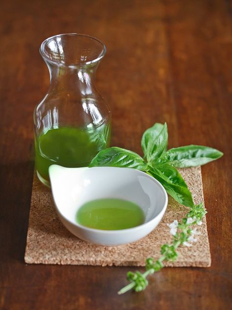 Basil Extract Basil Infused Oil, Basil Extract, Benefits Of Basil, Dry Basil, Dried Basil Leaves, Basil Oil, Infused Oil, Salad Spinner, Spread Recipes