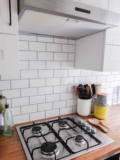 Subway tiles with contrast grout | Hello Victoria Kitchen Grout Color, White Subway Tiles Kitchen, Subway Tiles Kitchen, White Tiles Black Grout, White Subway Tiles Kitchen Backsplash, White Subway Tile Kitchen, Subway Tile Backsplash Kitchen, Black Grout, White Kitchen Tiles