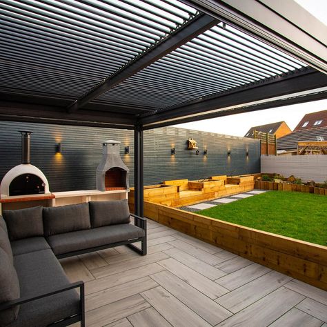 Courtyard Gardens, Modern Outdoor Kitchen, Building A Pergola, Pergola Lighting, Back Garden Design, Aluminum Pergola, Gardens Design, Backyard Remodel, Patio Garden Design