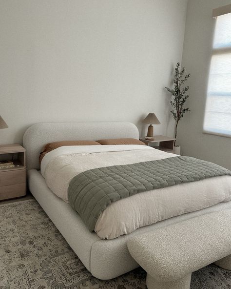 my version of a modern organic earthy bedroom 🌞🌱🤎 #neutralhome #earthybedroom #bohobedroom #apartmentideas #homedecor #wabisabihome #minimalisthome #minimalistinterior #japandidecor #deserthome #beigeaesthetic Beds Ideas Aesthetic, Camas Aesthetic, Bali Bedroom, Japandi Bedroom Ideas, Modern Organic Bedroom, Bed Aesthetic, Minimalist Bedroom Ideas, Neutral Bedroom Decor, Earthy Bedroom