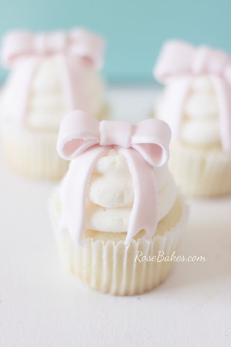 Pink Bow Cupcakes, Bow First Birthday Cake, Grandmillenial Birthday Party, First Birthday Cupcakes Girl, Pink Bow First Birthday, Bow First Birthday Party, Pink Bow Baby Shower Theme, Bow Themed Birthday Party, Strawberries Photography