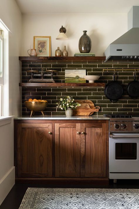 Kitchen with dark olive green tile backsplash Traditional English Kitchen, Dark Green Tile, Green Tile Backsplash, Olive Kitchen, Hippy Vibes, Green Backsplash, Green Tiles, Kitchen Redesign, English Kitchens