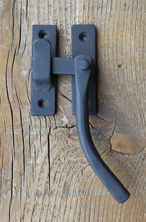 Iron Hinges, Gate Handles, Rustic Hardware, Blacksmith Projects, Gate Latch, Metal Working Projects, La Forge, Gate Hardware, Brass Wood